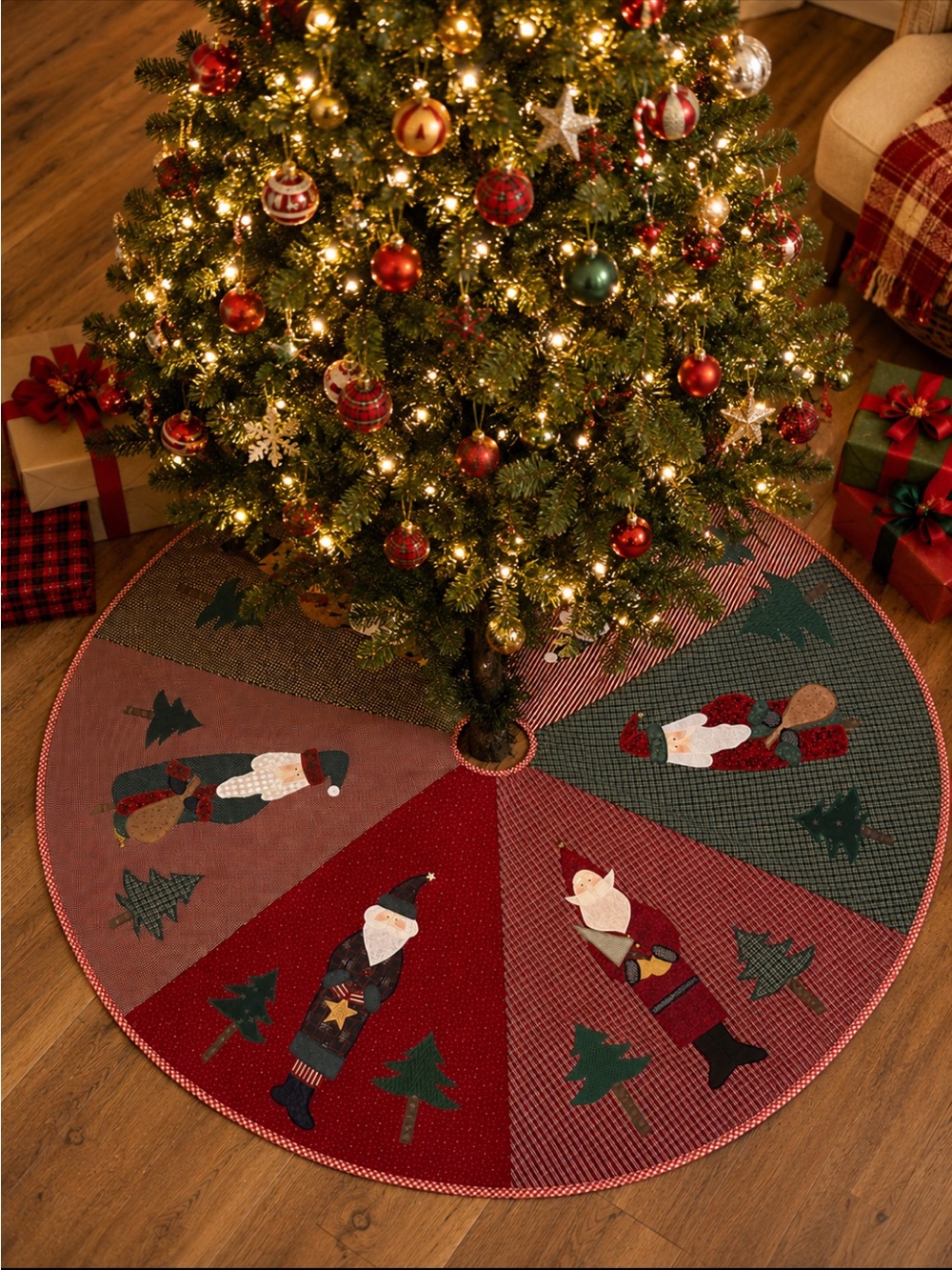 Vintage Handmade Quilted Reversible Christmas Tree Skirt With Patchwork Santa’s